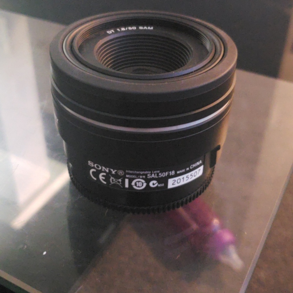 Sony sal50f18